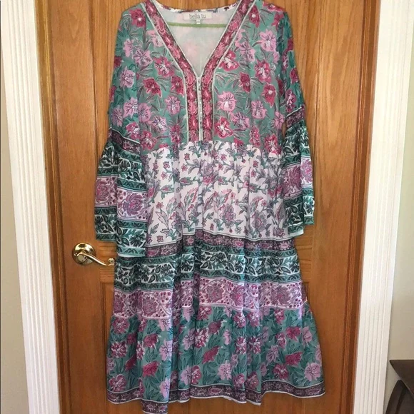 Bella tu XXL Pink and Green Tiered V-Neck Dress Resort Style with Bishop Sleeves - Picture 1 of 12